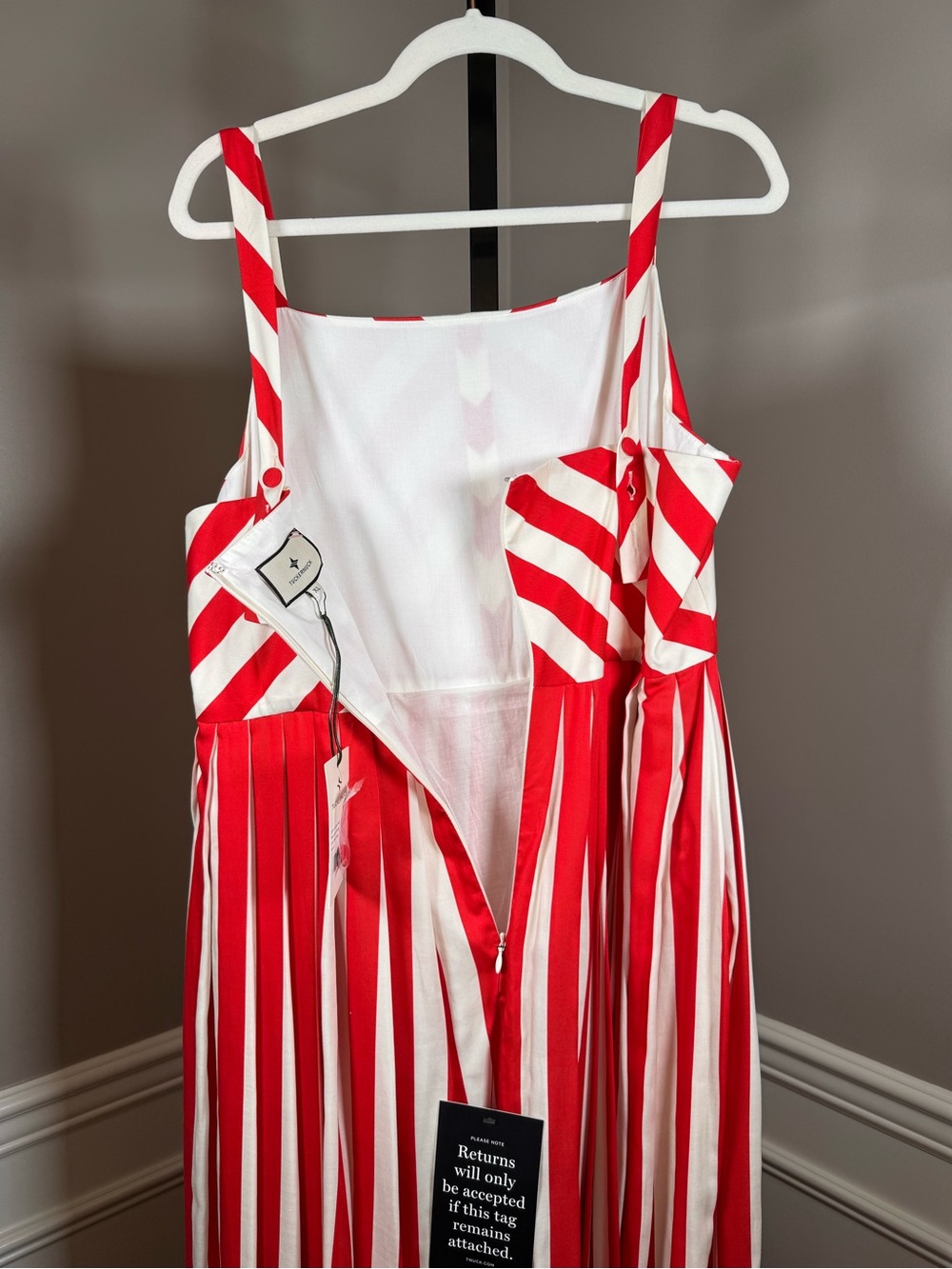 Tuckernuck Rouge Stripe Laina Dress XL NWT Red White Pleated Maxi - Picture 8 of 10